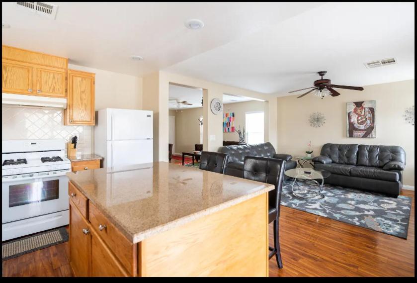 4 Bedroom North Las Vegas With Pool Екстер'єр фото
